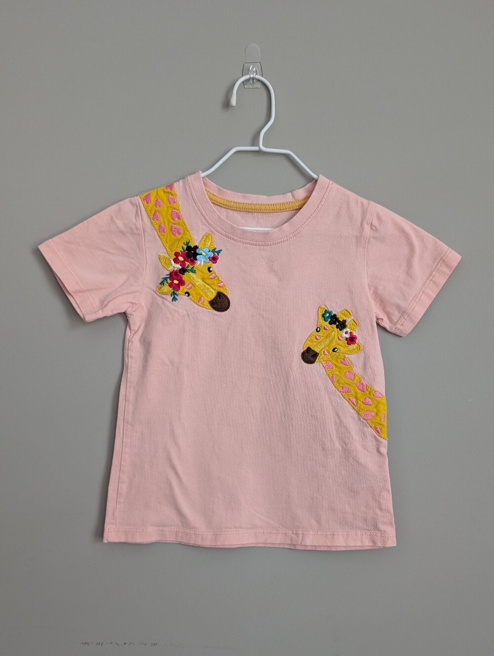 3/$15 - Girls Pink Giraffe Appliqué Tee Size 5